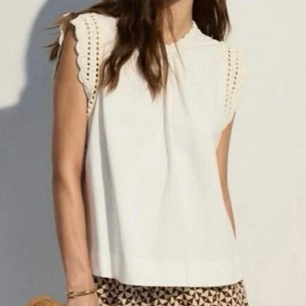 Dress To white Crochet trim
Top XS